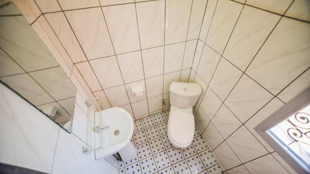 Appartements Neuf De Haut Standing Dm & Ng A Bafoussam Eksteriør bilde