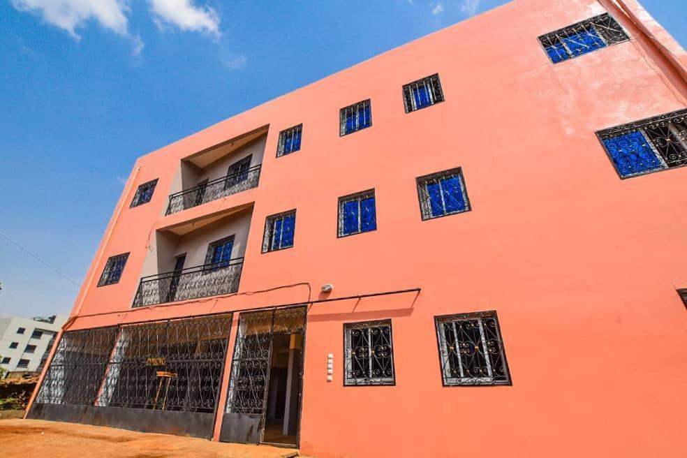 Appartements Neuf De Haut Standing Dm & Ng A Bafoussam Eksteriør bilde
