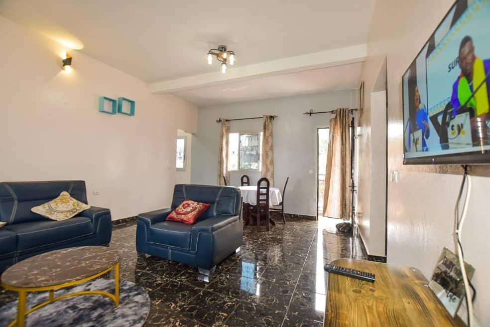 Appartements Neuf De Haut Standing Dm & Ng A Bafoussam Eksteriør bilde
